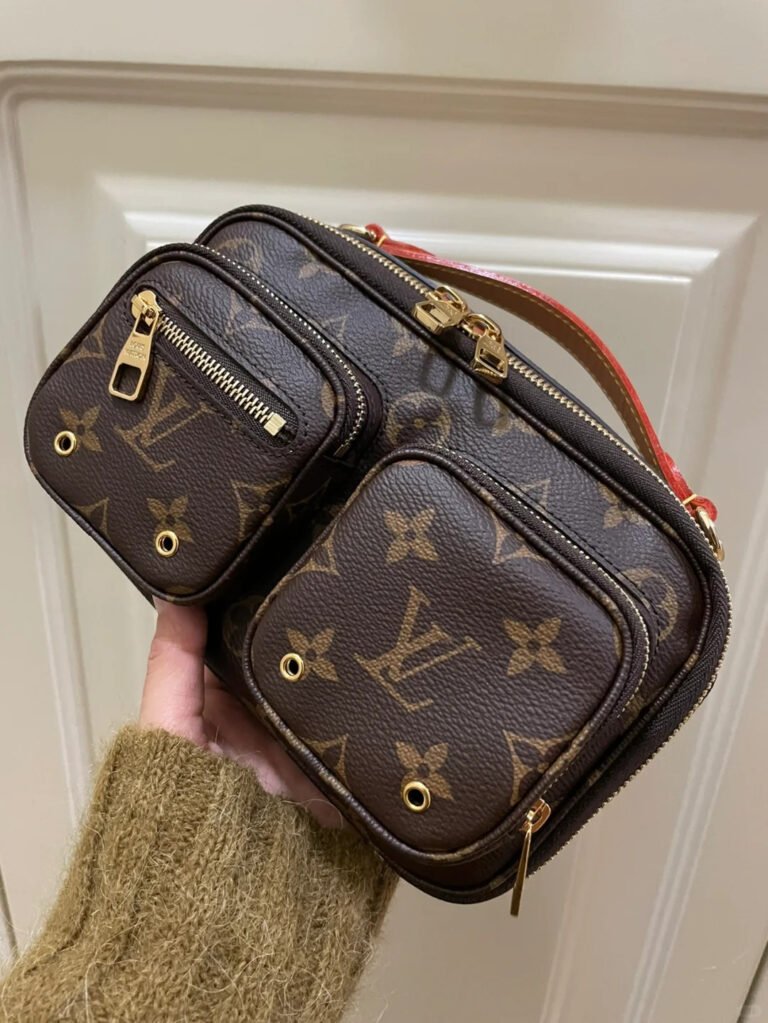 Louis vuitton Utility Crossbody  bag photo review